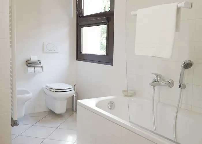 Bed In Bo Saragozza Affittacamere 3*