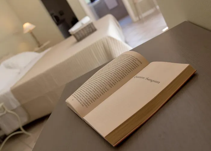 Bed In Bo Saragozza 招待所 博洛尼亚