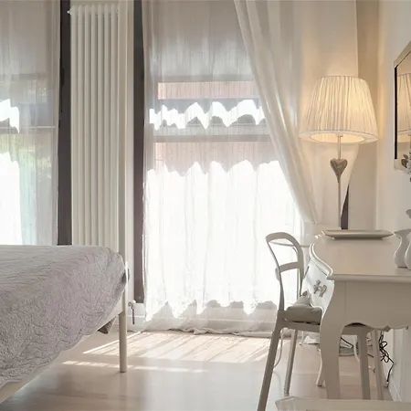 Bed In Bo Saragozza Gæstehus 4*